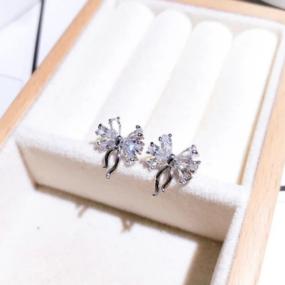 New Simulated Diamonds Sweet Bow Earrings - Picture 4 of 5